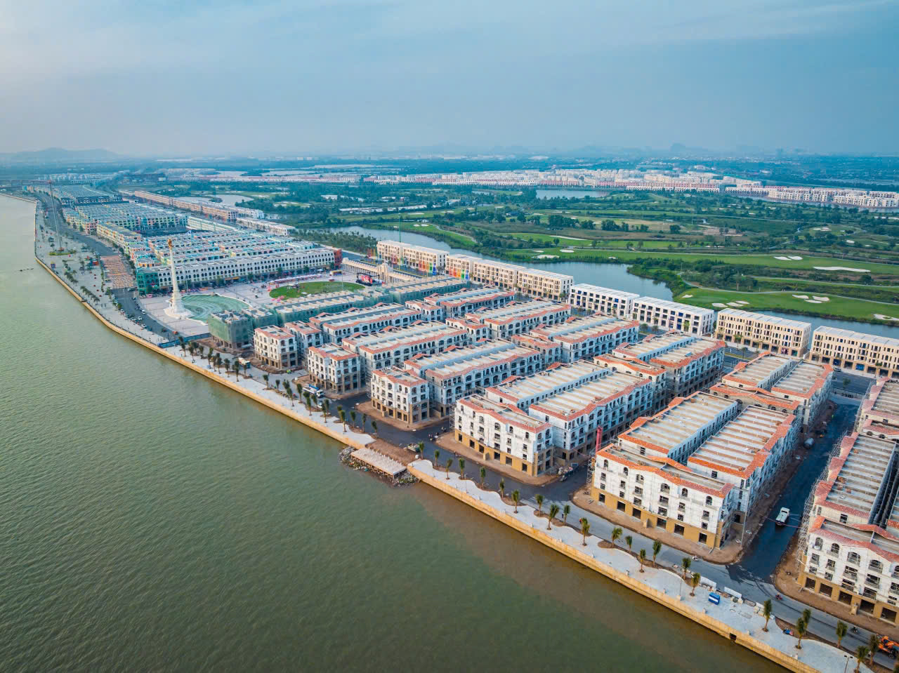 Thời điểm vàng sở hữu Shophouse tiềm năng tại Phân khu Royal Boulevard của Nomura Đảo Vũ yên